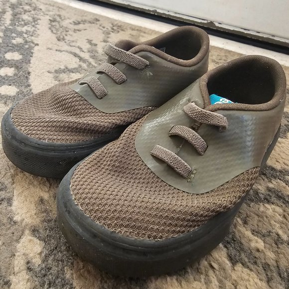3/$25 🏷 People Army Green Slip On Shoes Size 6 - Picture 3 of 5